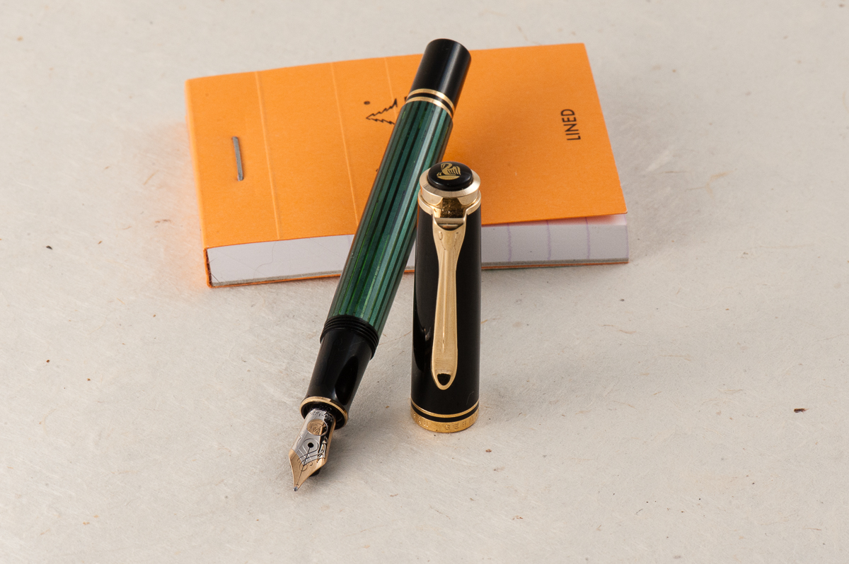 Review: Pelikan Souverän M300 (Green-Striped, Oblique Medium nib