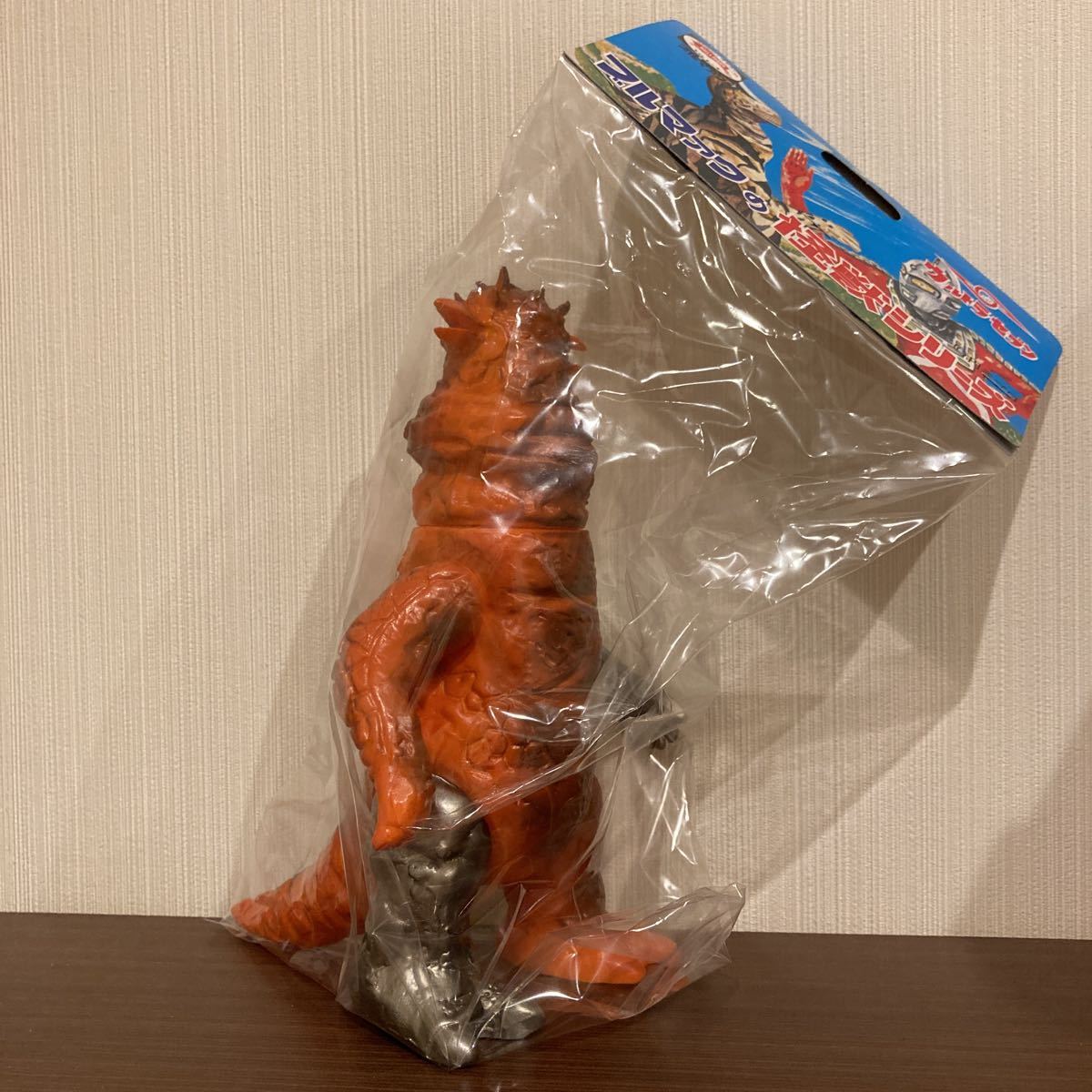 ブルマァク：改造パンドン、ヤモマーク：ネロンガ／ソフビ2点セット