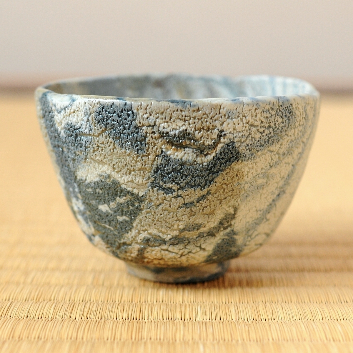 希少 人間国宝 松井康成 作 鉄釉大皿 企画展「人間国宝 松井康成と