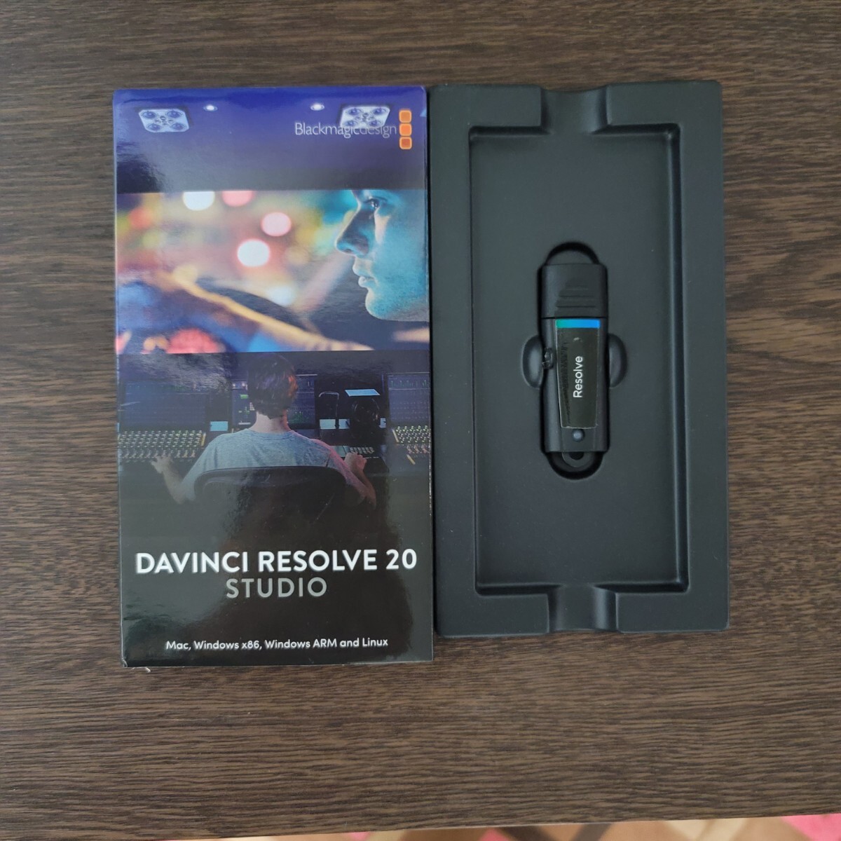 Davinci Resolve Studio 20 USBドングル 【ジャンク】