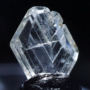 蛍光》スリランカ産 クリソベリル(カラーレス) – 天然石ハッピーギフト