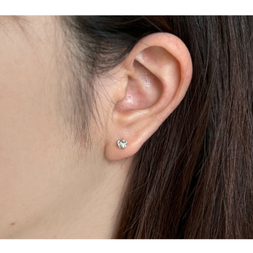 ハ*チ様 【本物保証】K10PG 天然ダイヤモンド 計0.38ct ピアス 一粒 K10