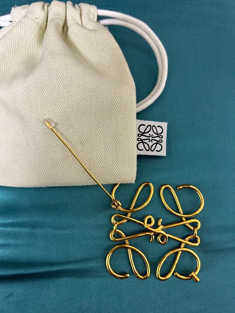 週末限定値下げ ロエベ LOEWE ブローチ 袋付 ゴールド ロエベ LOEWE