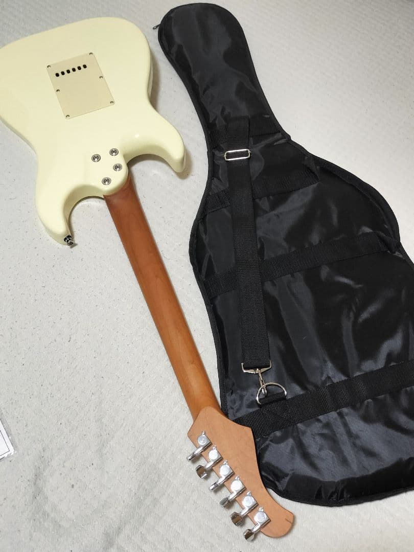 Bacchus バッカス ストラトキャスター HSH ケース 付き ほぼ新品