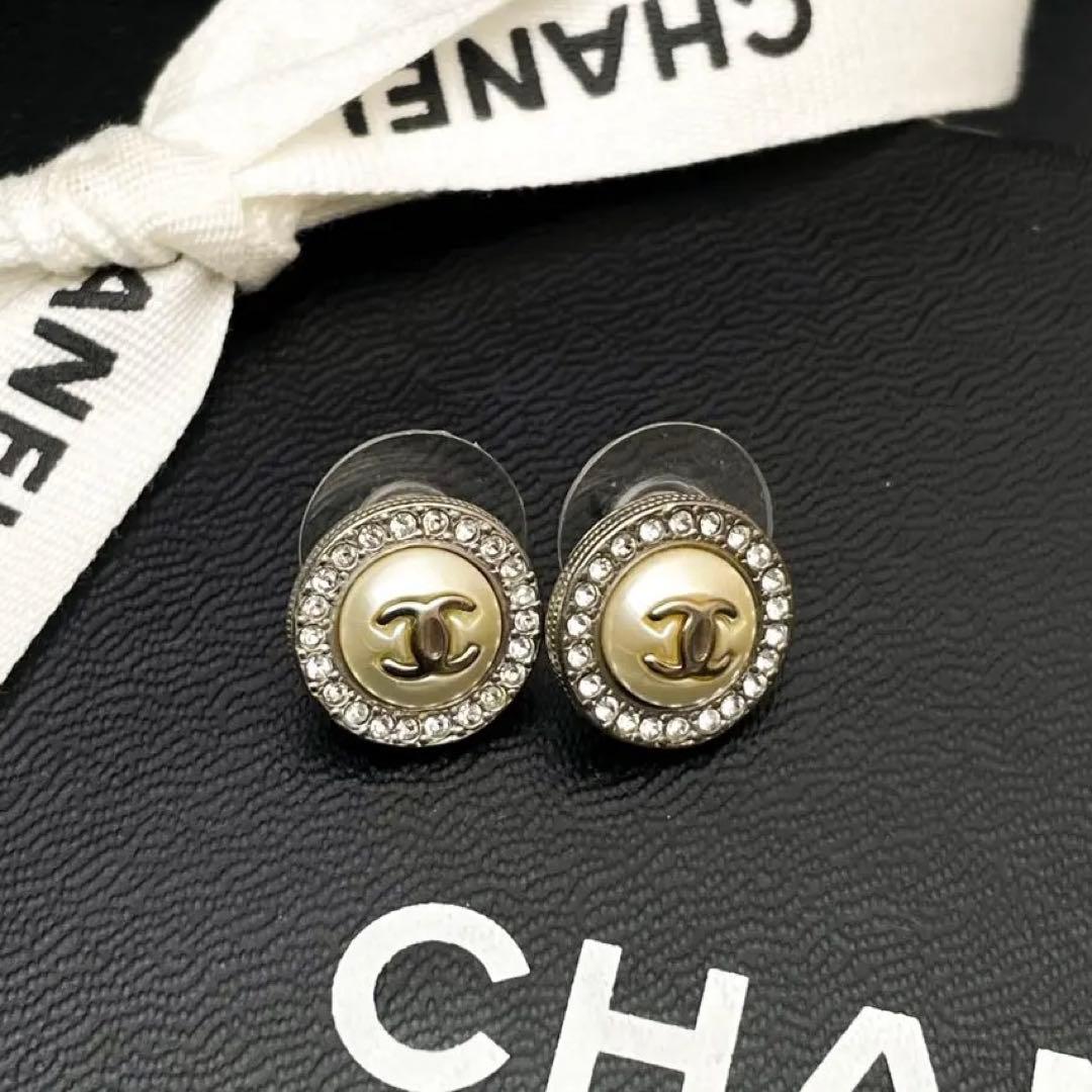 美品 シャネル ココマーク ピアス A18P サークル ラインストーン パール. シャネル CHANEL ピアス ココマーク パール＆ラインストーン シルバー