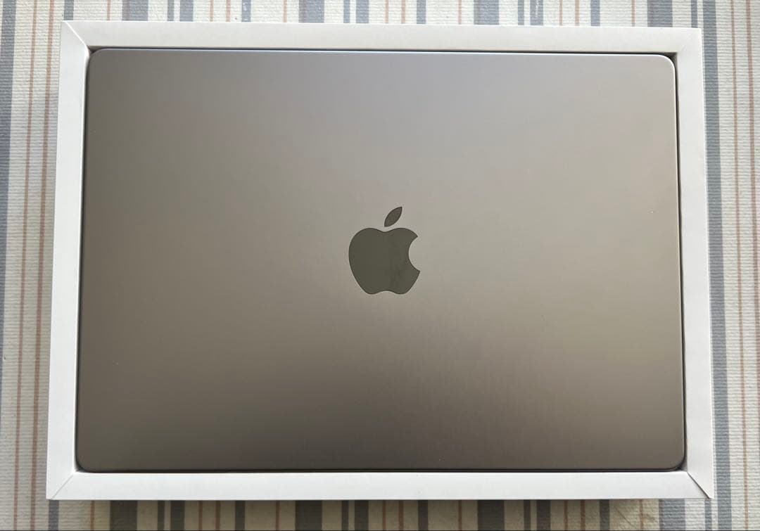 訳品MacBook Pro 14インチ M1 Pro/16GB/512GB Amazon.com: Apple 2021 MacBook Pro M1 Pro chip (14-inch, 16GB RAM