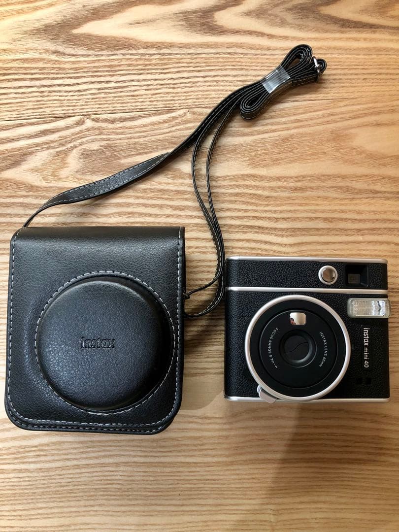 Fujifilm instax mini カメラと専用ケース フィルムはおまけ。 富士FUJIFILMインスタントカメラチェキinstax mini 12用保護クリア