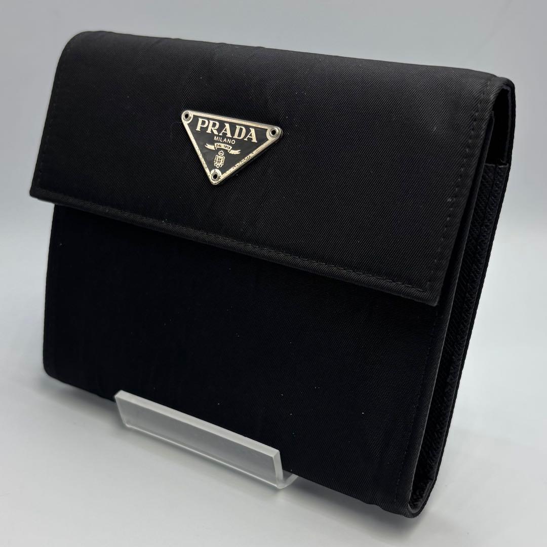 美品　PRADA プラダ ナイロン ポーチ 三角ロゴ ブラック クラッチバッグ 美品 PRADA プラダ ナイロン ポーチ 三角ロゴ ブラック クラッチバッグ