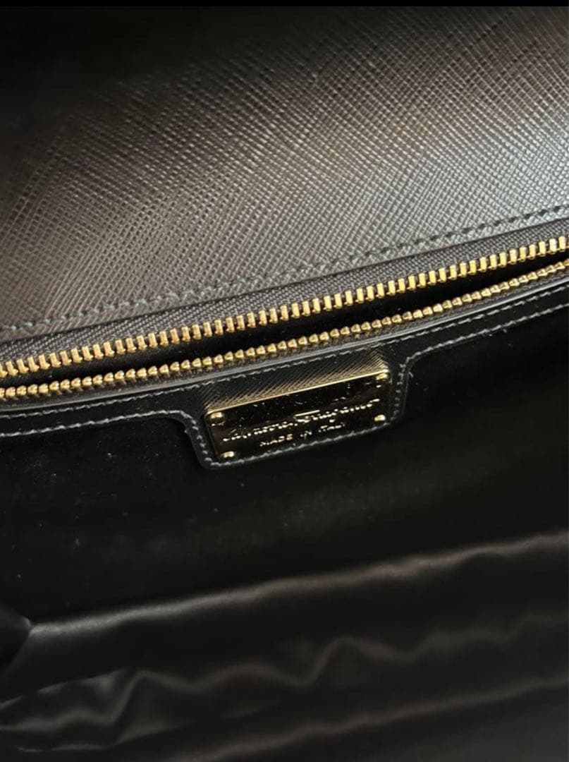 サルヴァトーレ フェラガモ ブラック ホワイト ショルダー リボン チェーン